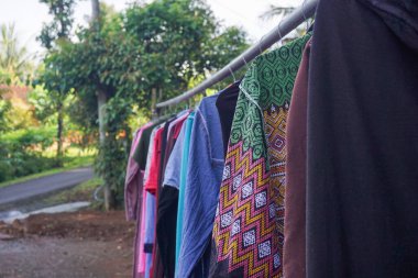 Elbiselerin kurutulduğu stok fotoğrafı