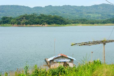 Endonezya 'da bir köydeki bir su manzarasının fotoğrafı
