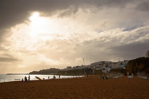 Stock image beautiful view of a deserted beach in the Winter in Albufeira, the Algarve, Portugal