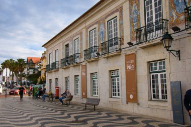 Cascais, Portekiz 'in Lizbon eyaletinin batısında yer alan bir tatil beldesidir.