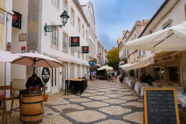 Cascais, Portekiz 'in Lizbon eyaletinin batısında yer alan bir tatil beldesidir.