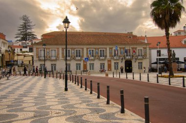 Cascais, Portekiz 'in Lizbon eyaletinin batısında yer alan bir tatil beldesidir.
