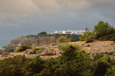 Güney Portekiz 'deki Benagil Mağaraları' nda etkileyici kayalıklar var.