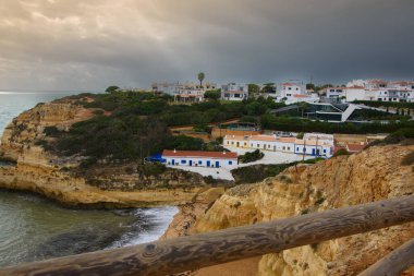 Güney Portekiz 'deki Benagil Mağaraları' nda etkileyici kayalıklar var.