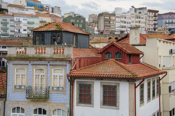 ポルトガルのヴィラ ノヴァ ガイアからポルトの旧市街の空中ビュー — ストック写真