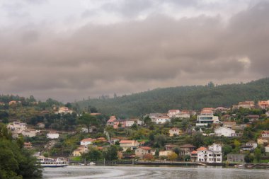 Portekiz 'deki Douro Vadisi' ndeki geminin manzarası