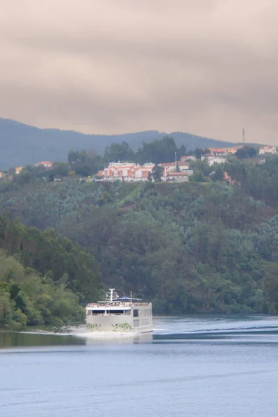 在葡萄牙多罗谷地的船只上的场景 — 图库照片