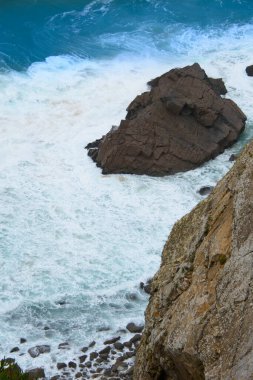 Güzel uçurumların manzarası Cabo de Roca, Sintra-Cascais Doğal Parkı, Portekiz