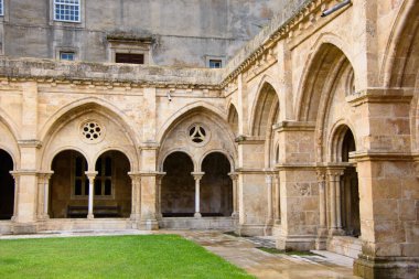 Eski Coimbra Katedrali veya Se Velha de Coimbra, Portekiz 'in Coimbra şehrinde yer alan bir Katolik kilisesidir. 