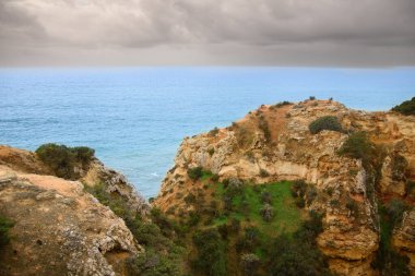 Güney Portekiz 'deki Benagil Mağaraları' nda etkileyici kayalıklar var.