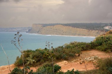 Güney Portekiz 'deki Benagil Mağaraları' nda etkileyici kayalıklar var.