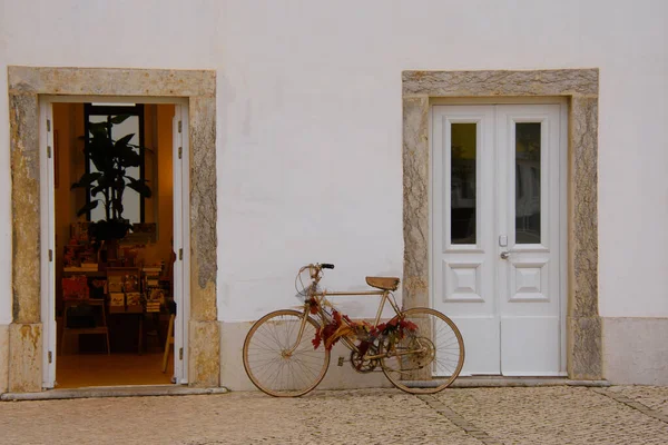 ポルトガルの西のカスカイにある古い自転車 — ストック写真
