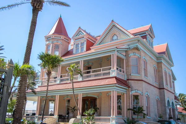 stock image Elegant pink house with green palms, Key West, USA