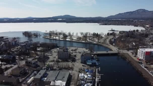 Vista Lago Nella Città Canadese Inverno — Video Stock