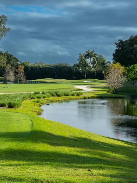 Schönes Loch Auf Einem Amerikanischen Golfclub Süden Floridas — Stockfoto