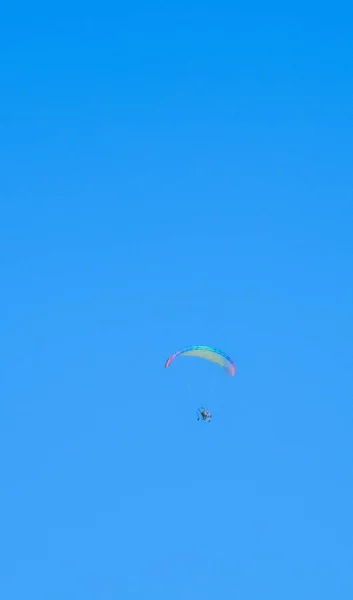 Paraglidista Obloze — Stock fotografie