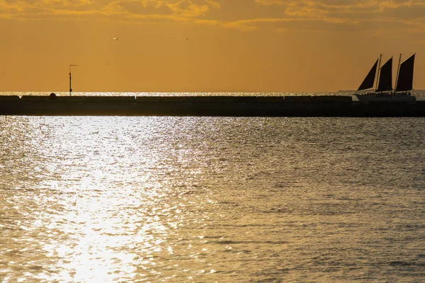 Vacker Solnedgång Över Havet Resebakgrund — Stockfoto