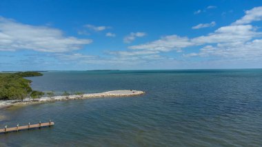Key Largo adasının güney Florida, ABD 'deki bir kısmının havadan görüntüsü