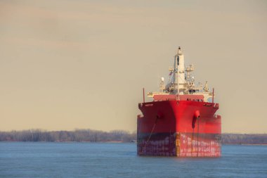 Birleşik Devletler - 2023 04 14. Sorel geçidi. Kanaldaki tekne.