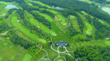 Quebec 'te güzel bir Kanada golf kulübünün hava manzarası.