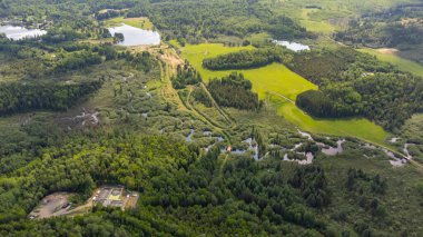 Lanaudiere bölgesindeki Quebec 'te güzel bir Kanada vadisinin hava manzarası.