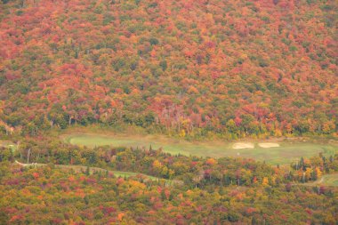 Güzel Jay Peak dağ manzarası sonbaharda