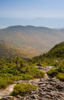 Güzel Jay Peak dağ manzarası sonbaharda