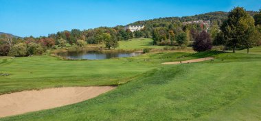 Kırsalda bir golf sahası