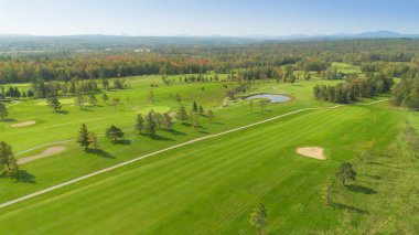 Kırsalda bir golf sahası