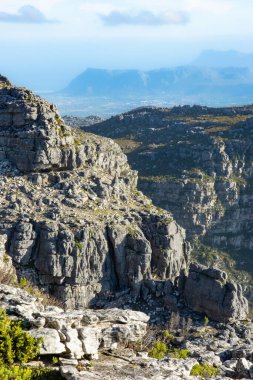 Güney Afrika Cape Town 'daki ünlü Masa Dağı manzarası 