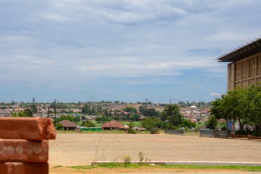 Güney Afrika 'nın Johannesburg kenti yakınlarında ünlü bir kasaba olan Soweto' nun manzarası