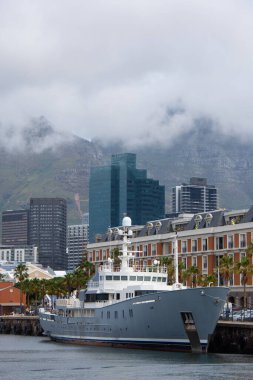 Güney Afrika 'da Cape Town yakınlarındaki Out Bay limanının görüntüsü