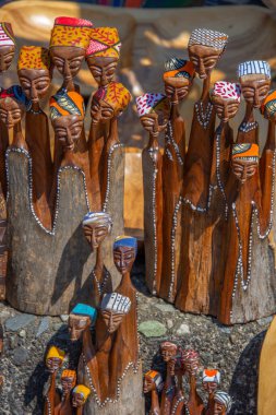 Güney Afrika 'da bir büfede çok güzel seyahat hediyeleri var.