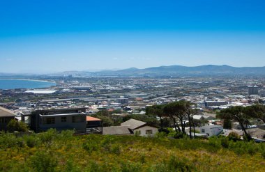 Güney Afrika 'daki Signal Hill' den Cape Town 'un güzel bir bölümünün görüntüsü 