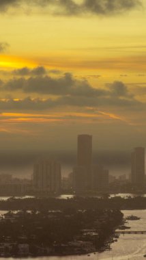 Ocak sabahında Miami South Beach 'te güzel bir gün doğumu