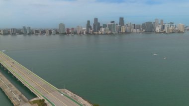 Miami Florida, ABD 'deki Key Biscayne Körfezi' nden görüldü.