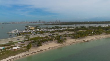 Miami Florida, ABD 'deki Key Biscayne Körfezi' nden görüldü.