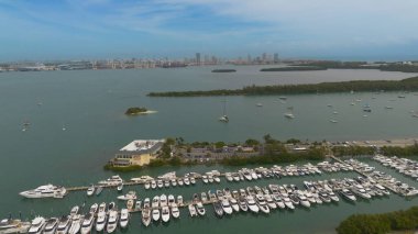 Miami Florida, ABD 'deki Key Biscayne Körfezi' nden görüldü.