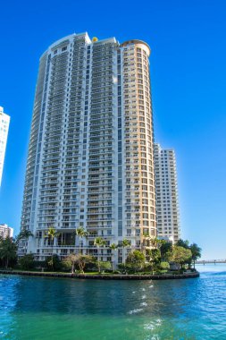 Miami şehrinin mimarisi güney kanalı manzaralı.