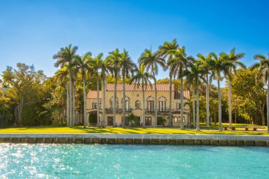 Florida, ABD 'de Miami' nin güney kanalı boyunca mimarlık.