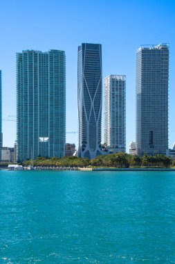 Miami şehrinin mimarisi güney kanalı manzaralı.