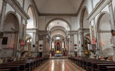 İtalya, Venedik 'teki ünlü St. Mark Bazilikası' nın iç mekanı.