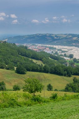 İtalya 'nın Parma kenti yakınlarındaki Emilia-Romagna bölgesinin manzarası