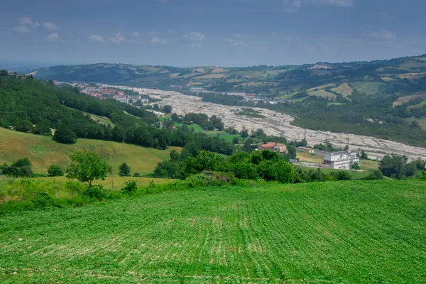 İtalya 'nın Parma kenti yakınlarındaki Emilia-Romagna bölgesinin manzarası