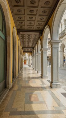 İtalya 'nın Padua şehrindeki bir kilisenin mimari ayrıntıları.