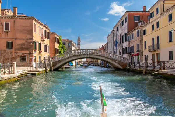 Venedik, İtalya, 3 Haziran 2024, İtalya 'daki ünlü Venedik şehrinin mimarisinin manzarası