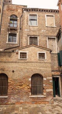 Venedik, İtalya 'da tuğla mimarisi. atmosferik turistik bir yer