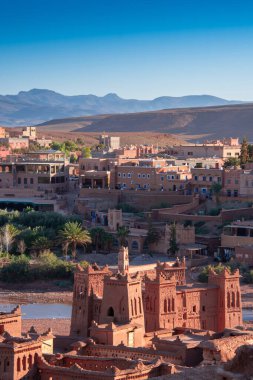 Ait Benhaddou, Fas, UNESCO dünya mirasında çamur tuğlası mimarisi 