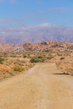 Tafraoute kasabasından görülen Fas Yüksek Atlas Dağları