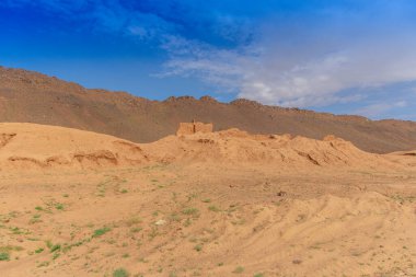 Zagora ve Tata şehirleri arasındaki Fas ovasında bir kanyon.